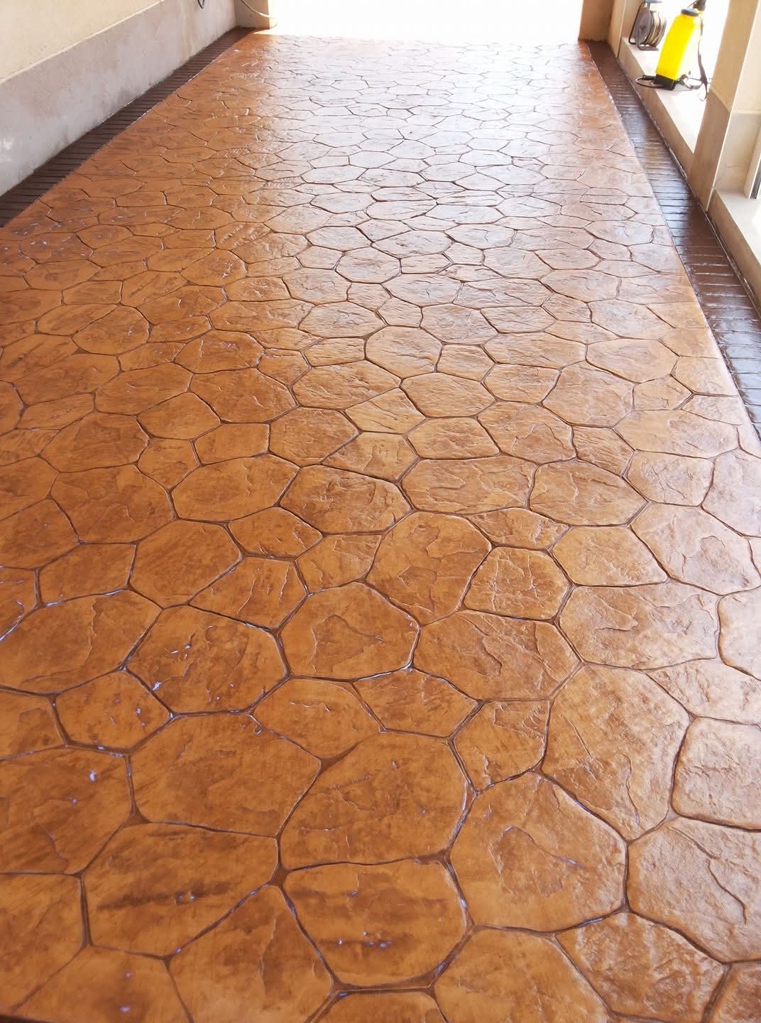 Spații Comerciale și Parcări