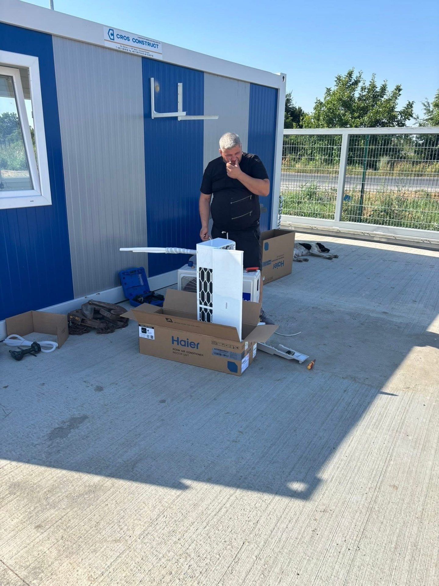 Aparat de aer condiționat nou montat într-o cameră