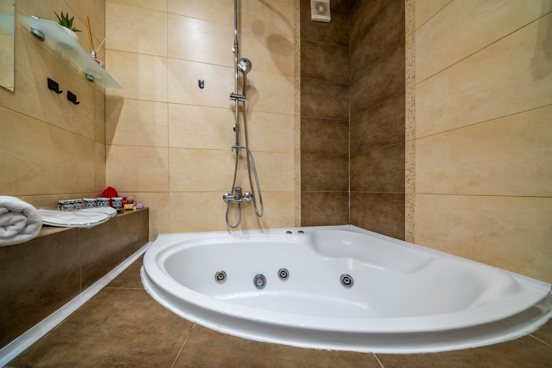 Bucătărie și dining