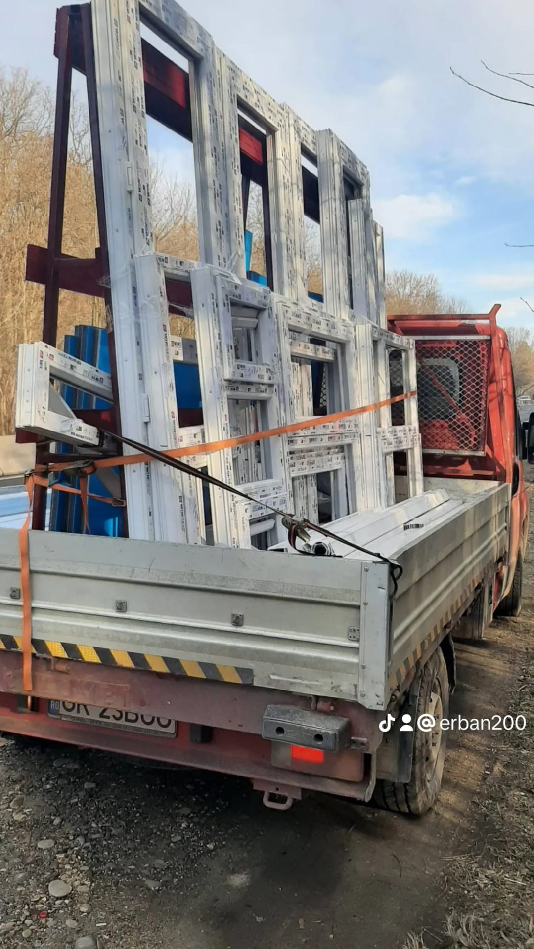 Încărcare marfă în autoutilitară