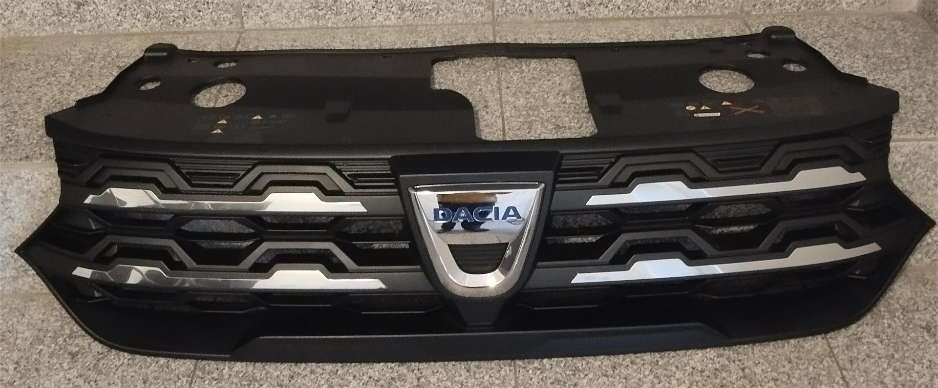 Grila radiator noua Dacia Logan 3 ( 2021-2022 )