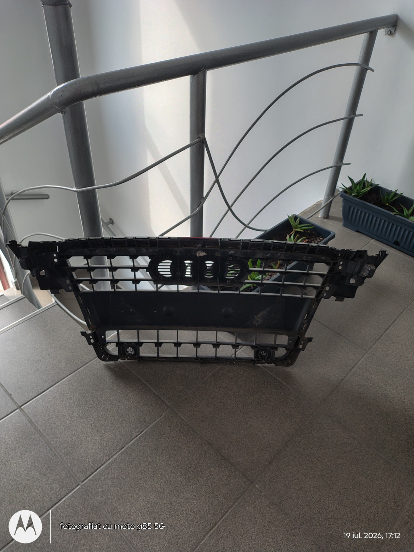 Grila radiator Audi A4B8 ( 2009-2016 ) cu orificii pentru senzori de parcare