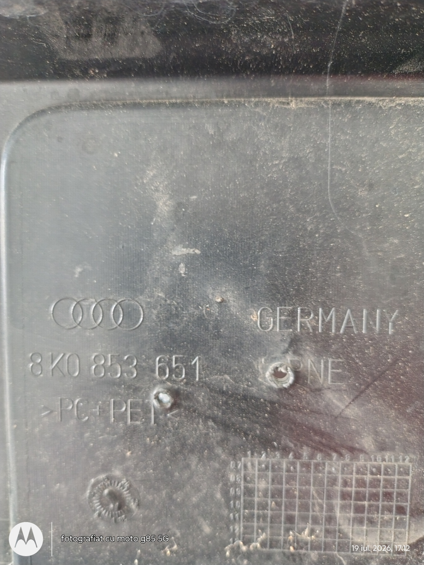 Grila radiator Audi A4B8 ( 2009-2016 ) cu orificii pentru senzori de parcare