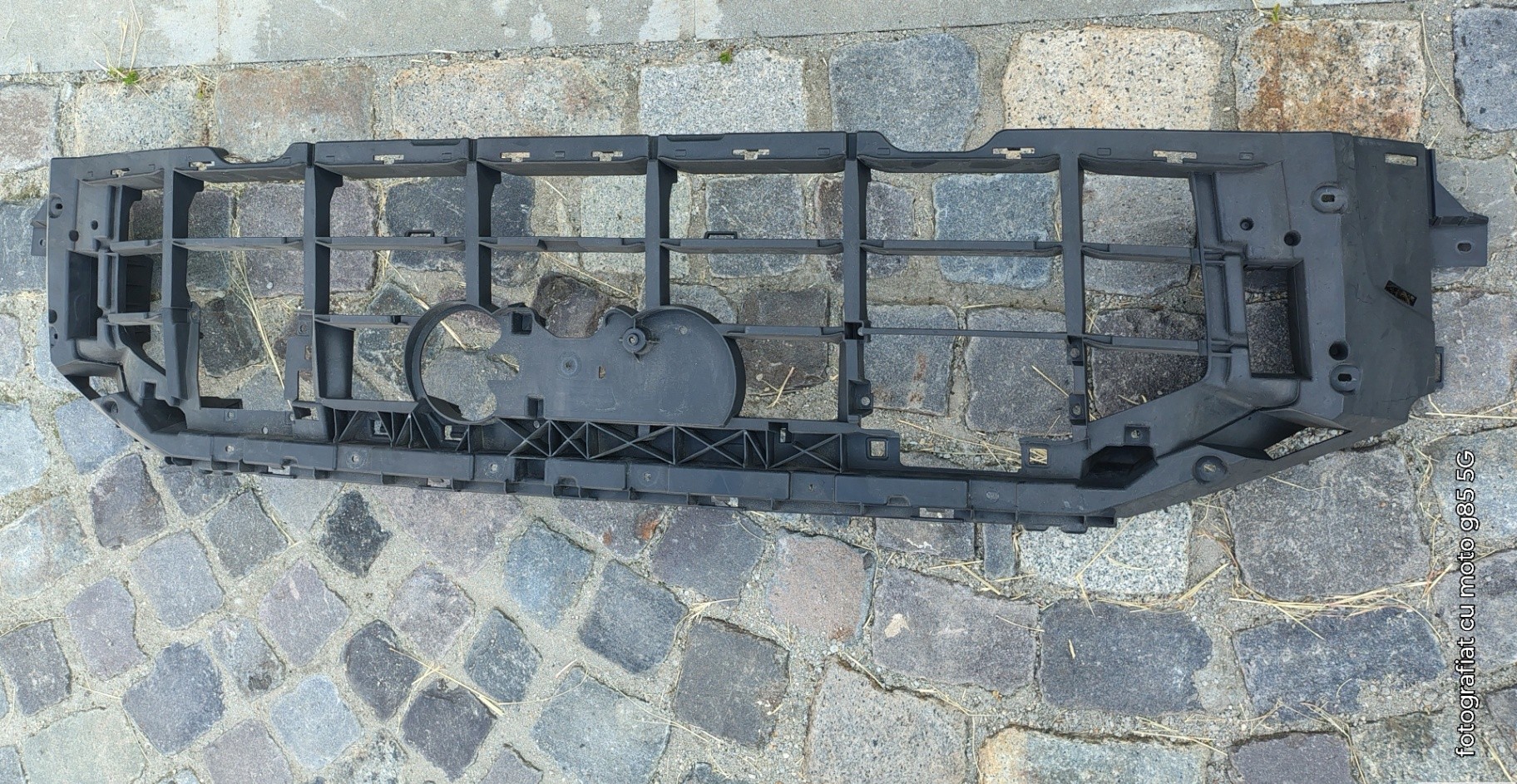 Grila radiator (plus accesorii) Audi Q8/SQ8/RSQ8  ( 2018-) cu orificii senzori