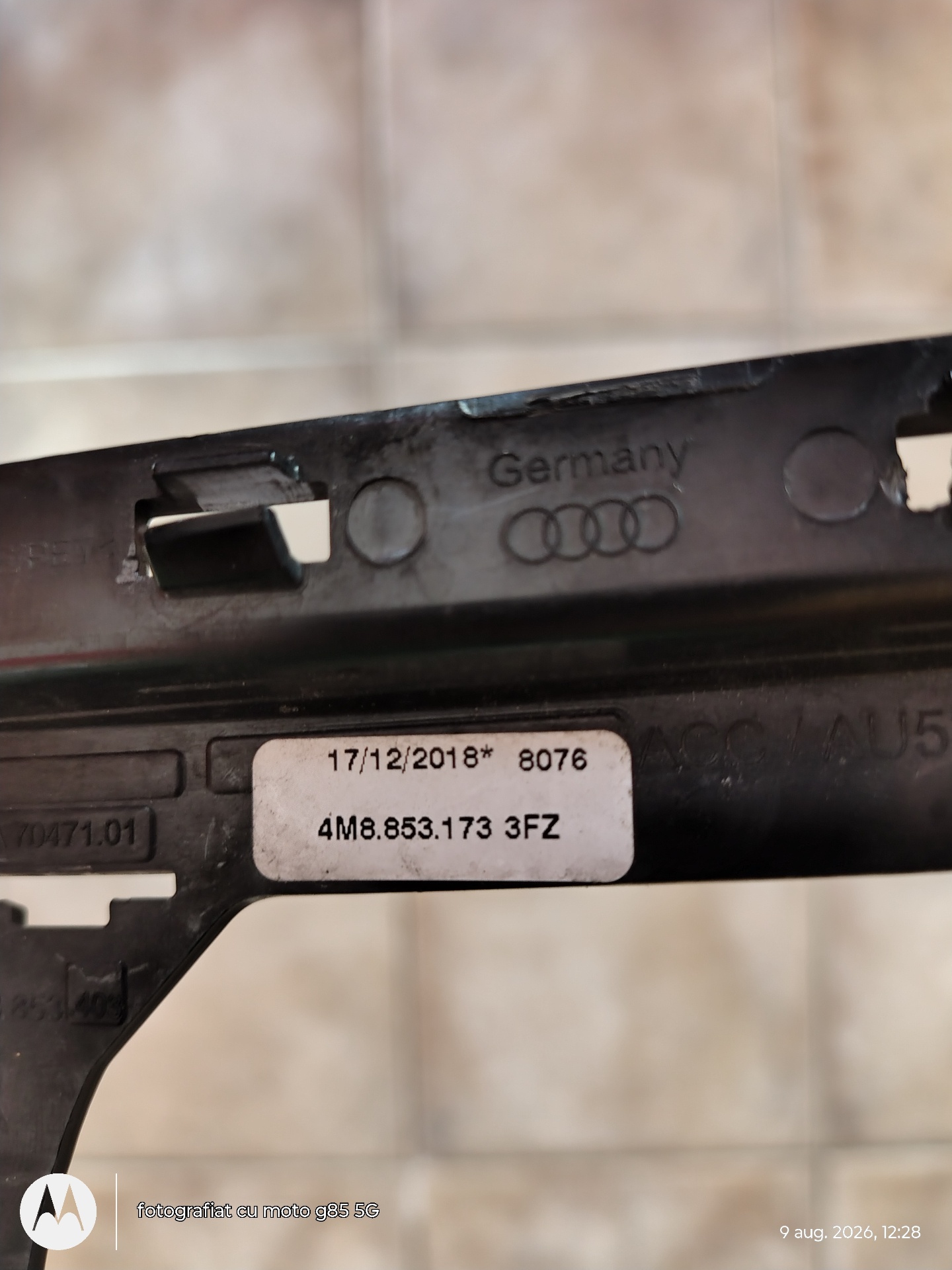 Grila radiator (plus accesorii) Audi Q8/SQ8/RSQ8  ( 2018-) cu orificii senzori