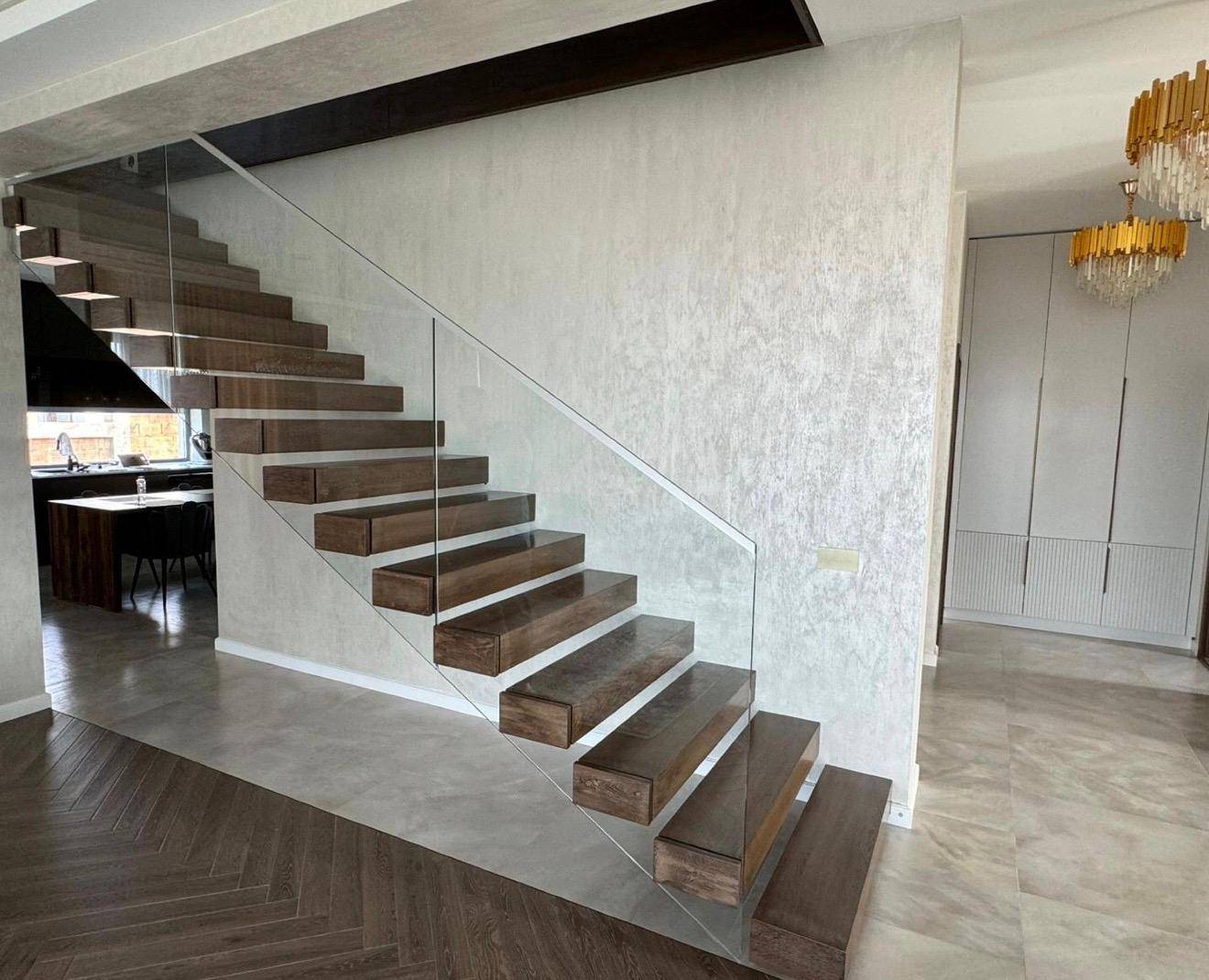 CLARƎN Hero Background